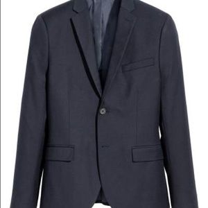 H&M’s Women’s All Black Blazer